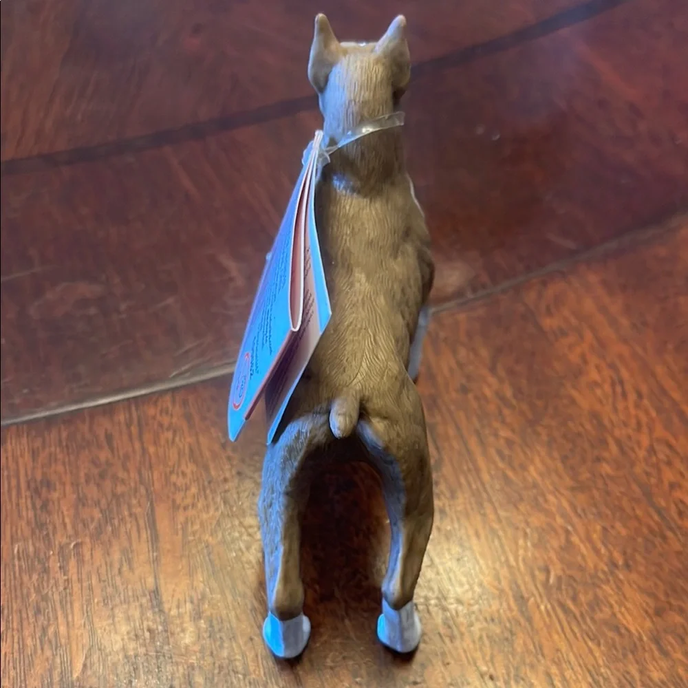Boxer figurine